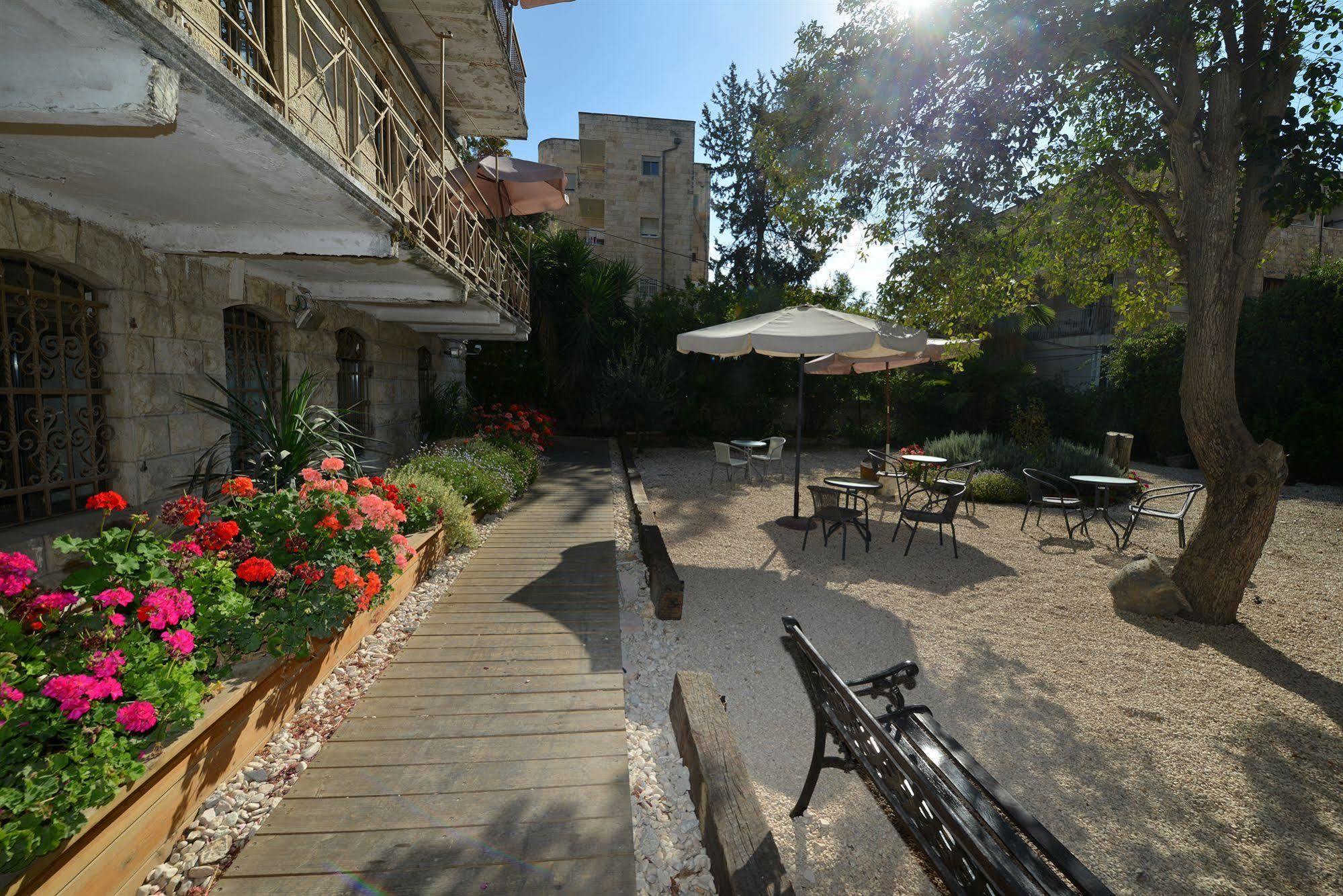 The Little House In Bakah Hotel Jerusalem Exterior photo